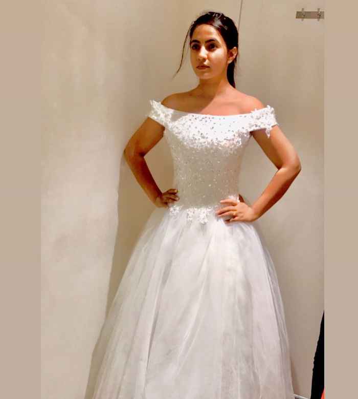 Meera Deosthale details, Net worth, Age, Bio, and Affair 2022 - Festive ...